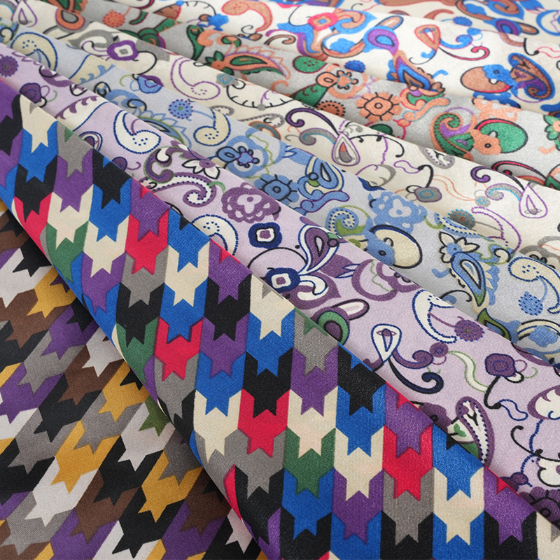 پارچه چاپ ساتن هندسی ساتن تابیده پلی استر 50*75